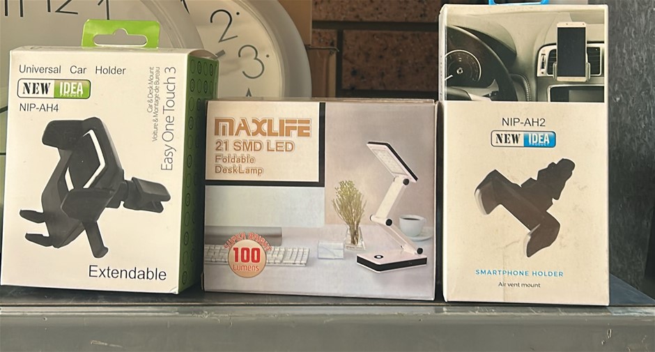 3x Assorted Accessories (2x Car Phone Holders, 1x MAXLIFE 21 SMD LED