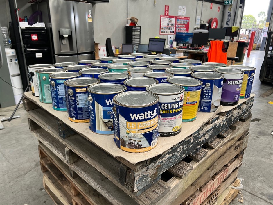 <p>Assorted 4Lt Tins of Paint</p>