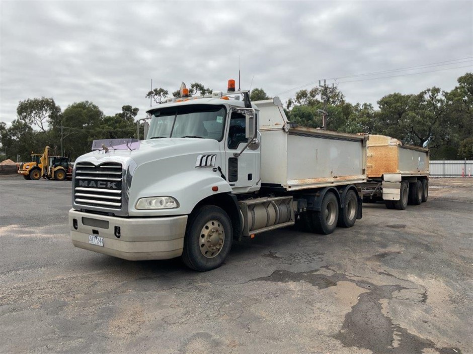 2012 Mack Granite 6 x 4 Tipper Truck