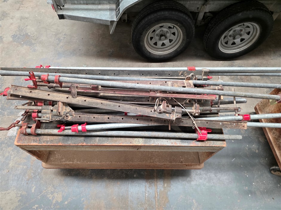 Quantity of Sash Clamps