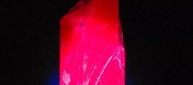 113 carat-Very rare Purple Scapolite Fluorescent Long & Short Wave Glowing