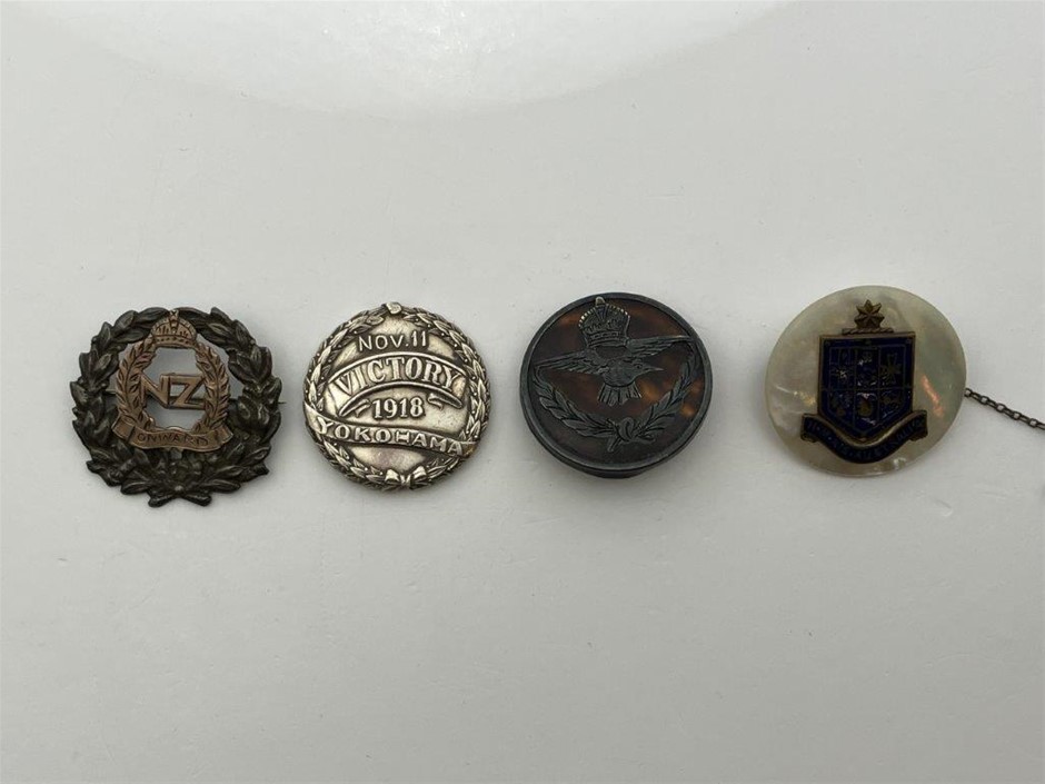 4 x Australian Military pins and medal in silver, c.1918 Auction (4220 ...