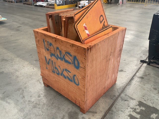 Traffic light, 6 x Solar Panels And Assorted Road Signs Crate Of