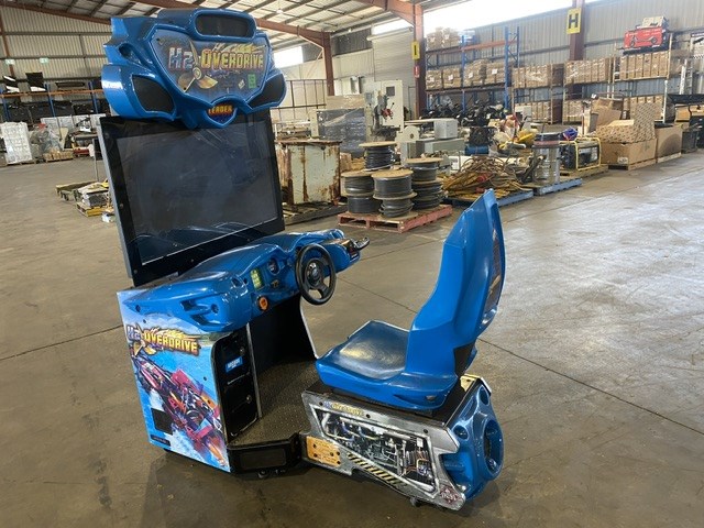 <p>Raw Thrills H2 Overdrive Racing Arcade Game </p>