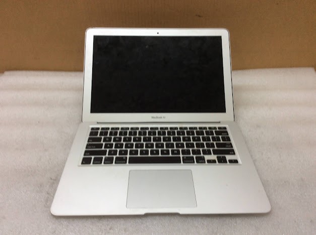 Apple MacBook Air (A1466) (EMC2632) Laptop i5 4250U 4GBRAM/128GB
