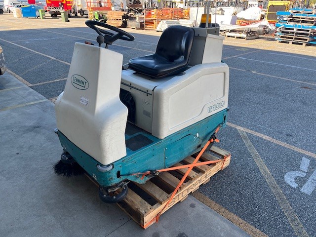 Tenant 6100 Ride-on Sweeper