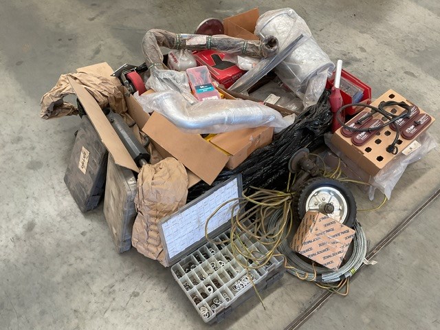 <p>Quantity of Assorted Machinery Parts </p>