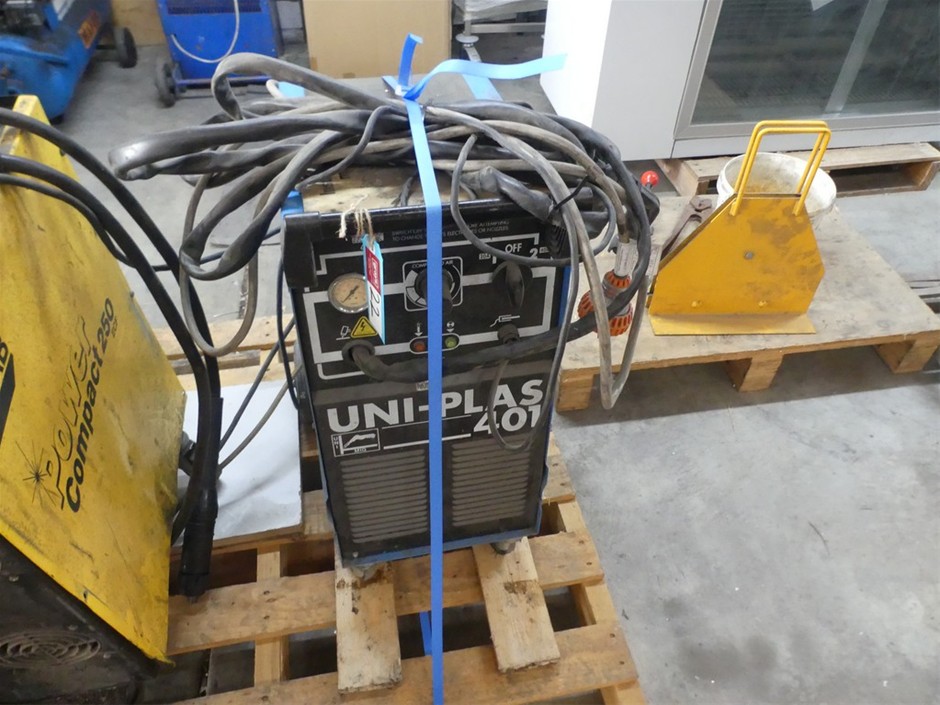 UNI-PLAS 401 Plasma Cutter (mobile)