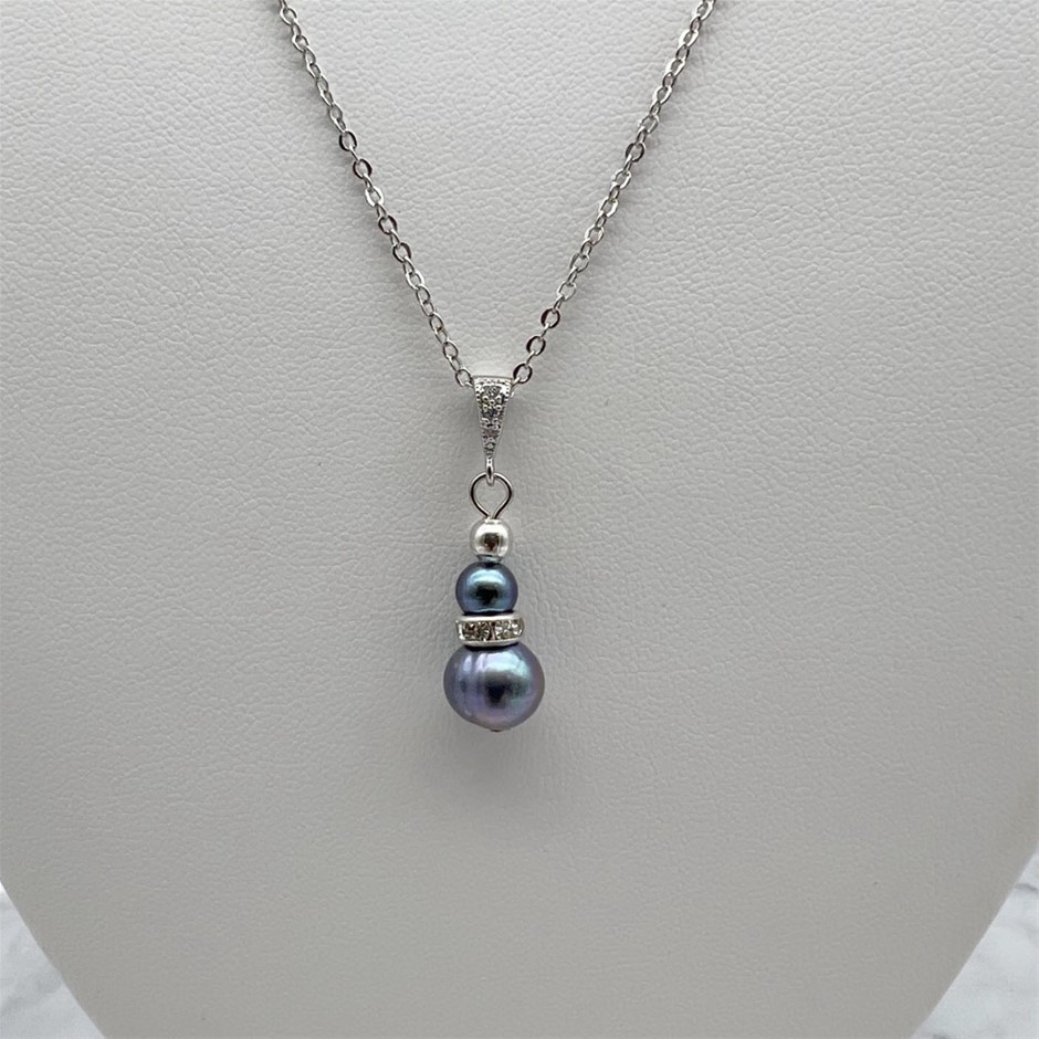 Pearl Pendant Necklace