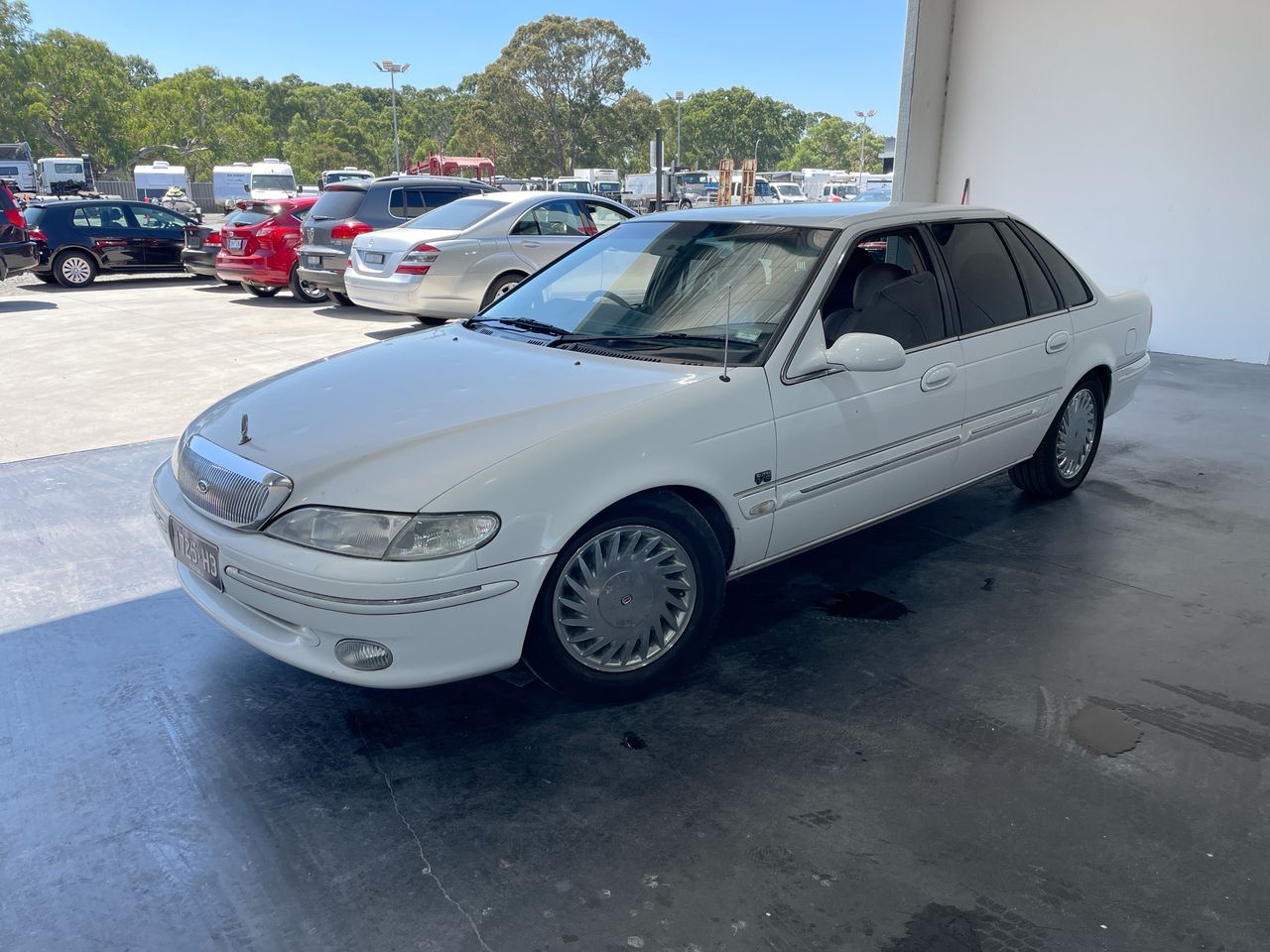 1998 Ford LTD DL V8 Automatic Sedan