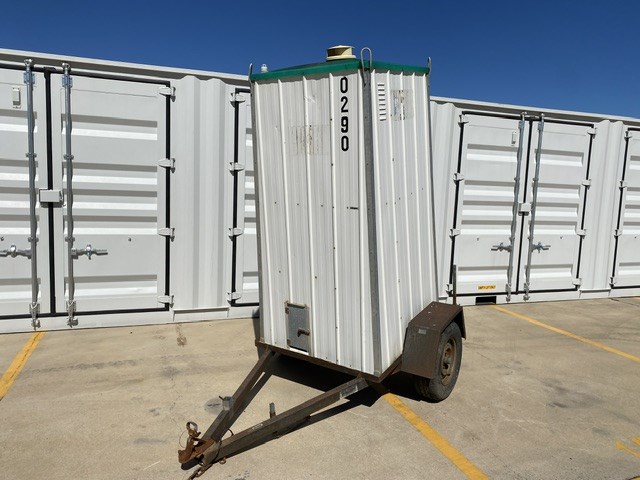 <p>2004 Chem Loo Single Mounted Toilet Trailer</p>