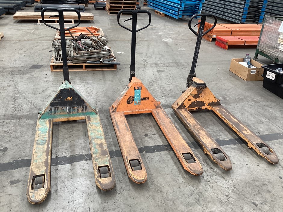 <p>Pallet Trolleys x 3</p>