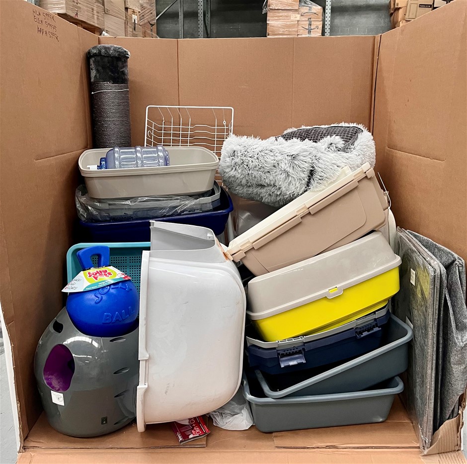 Assorted Pet Products Including CAT IT, ZEEZ, FELINE FIRST & More. NB: Some