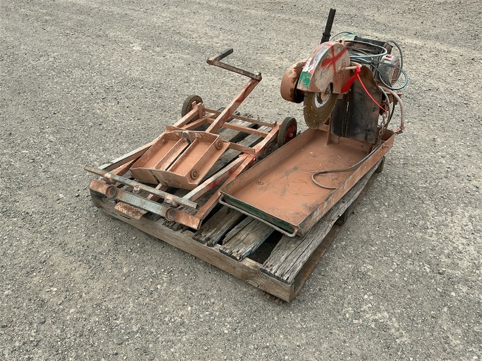 <p>Betts Brick Saw</p>