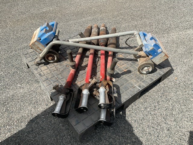 <p>2 x Von ARX DK7 Pneumatic Scabblers, 4 x Pneumatic Scabblers</p>