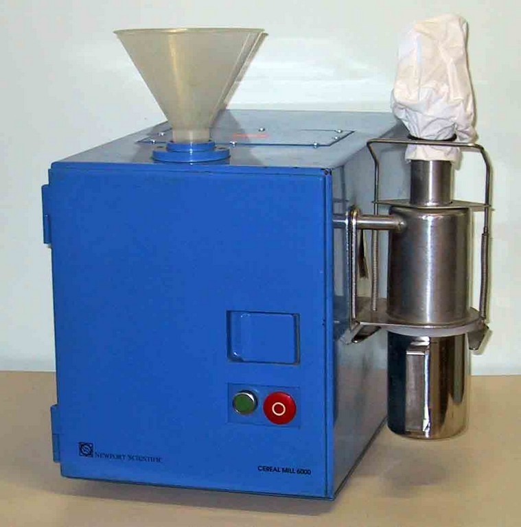 Hammer Mill with High Power Motor for Grinding a Wide Range of Samples