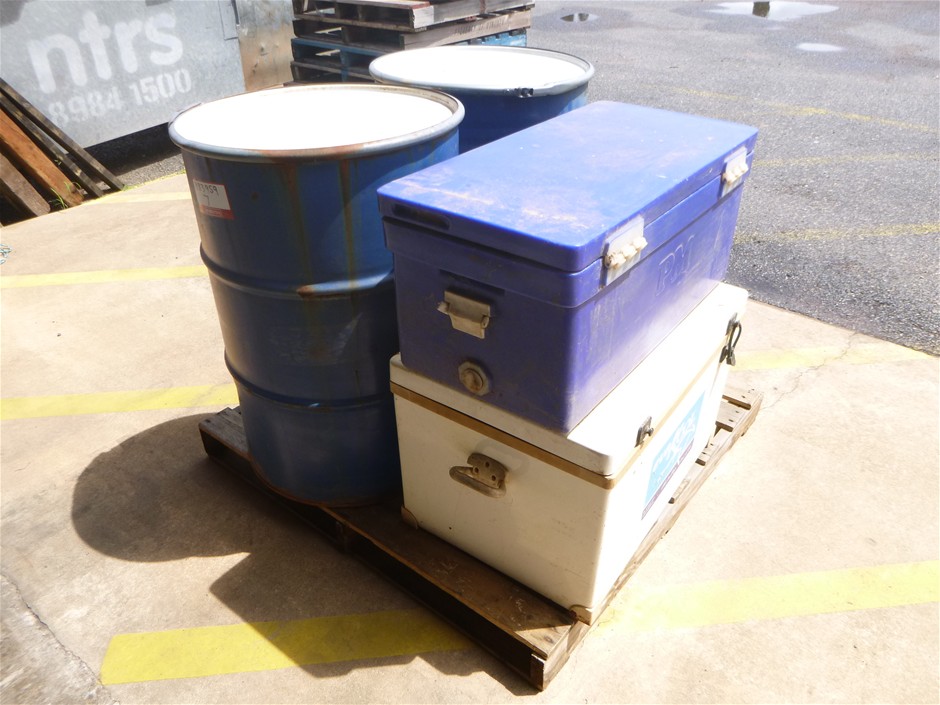 <p>Esky coolers with 44 gallon drums</p>