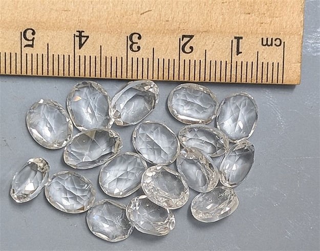 40 carats QUARTZ Gemstones