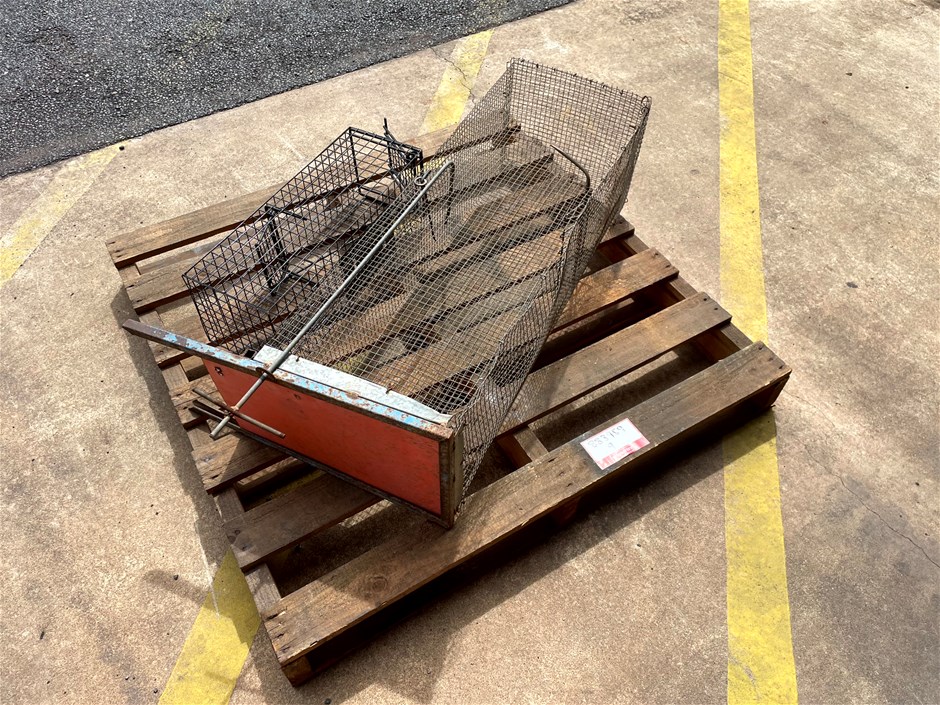 <p>2x Rodent/Small Mammal traps</p>