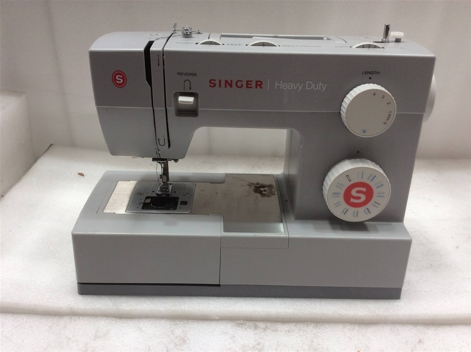 Singer 4423 Heavy Duty Sewing Machine