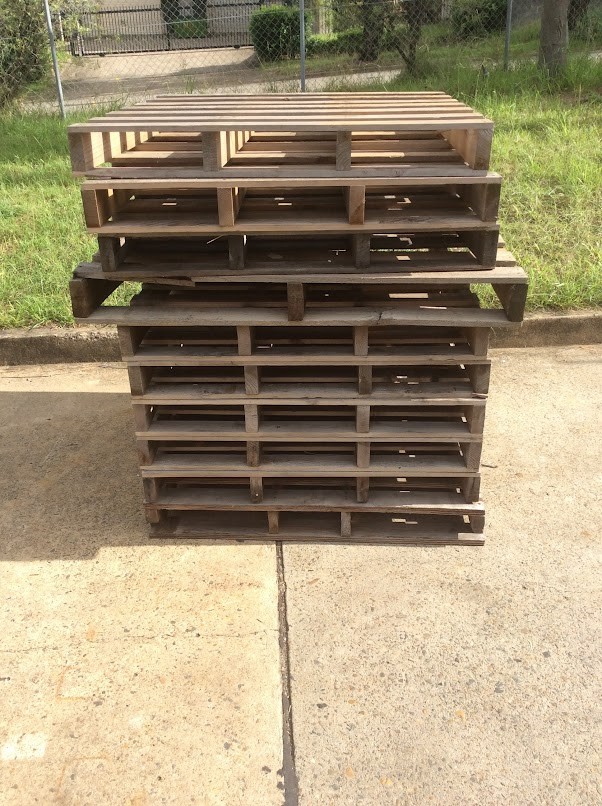 Mix Brand and Model Wooden Shipping Pallets