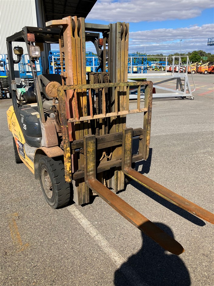 2011 Komatsu FG25HT-16 Forklift - 2.5t - 3.0m - LPG - Kwinana