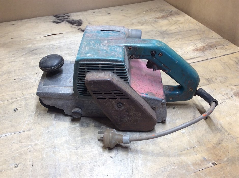 Makita 1804N Electric Wood Planer