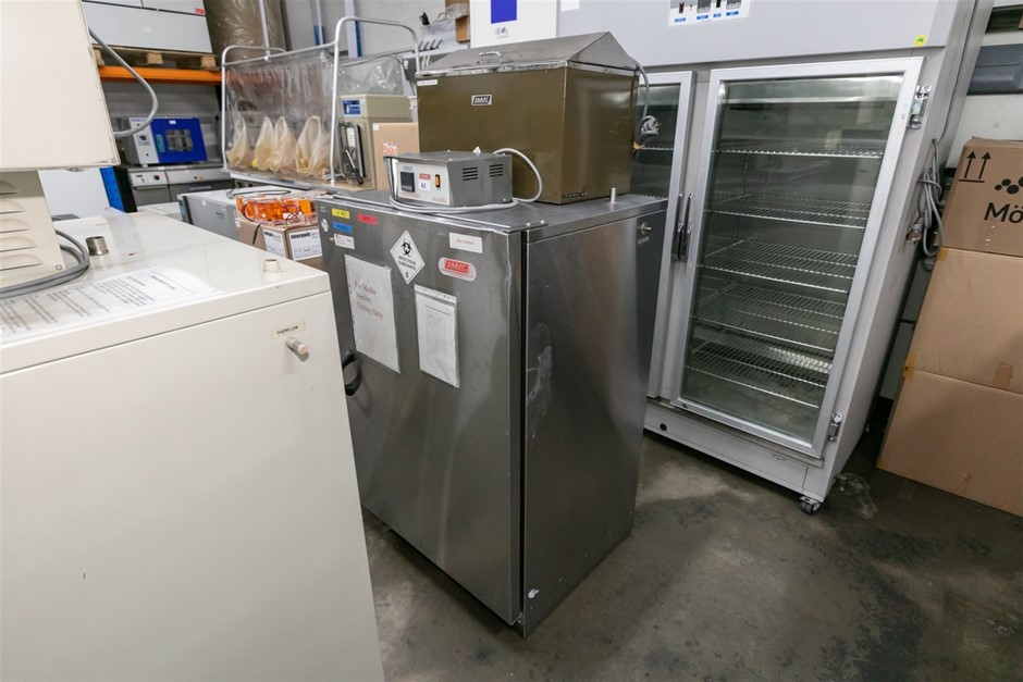 Incubator 300 Litre Capacity