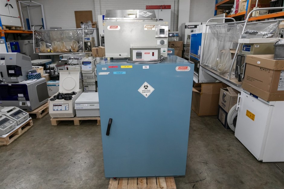 Incubator 300 Litre Capacity