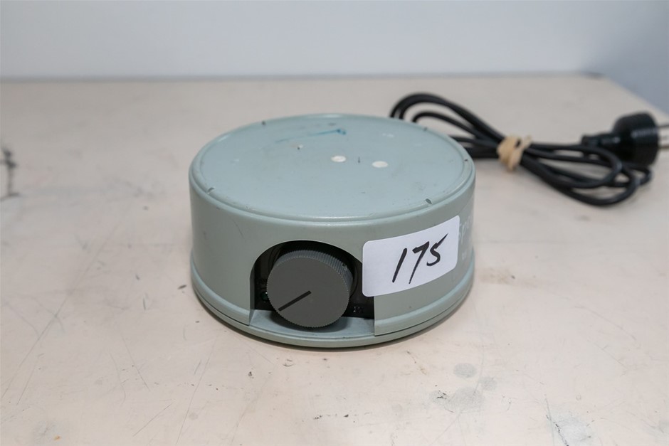 Magnetic Stirrer with Variable Speed Control