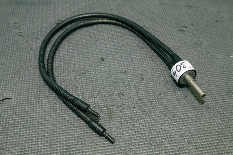 Fibre optic dual arm illuminator