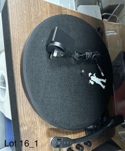 End of Lease Sale: Bluetooth record player