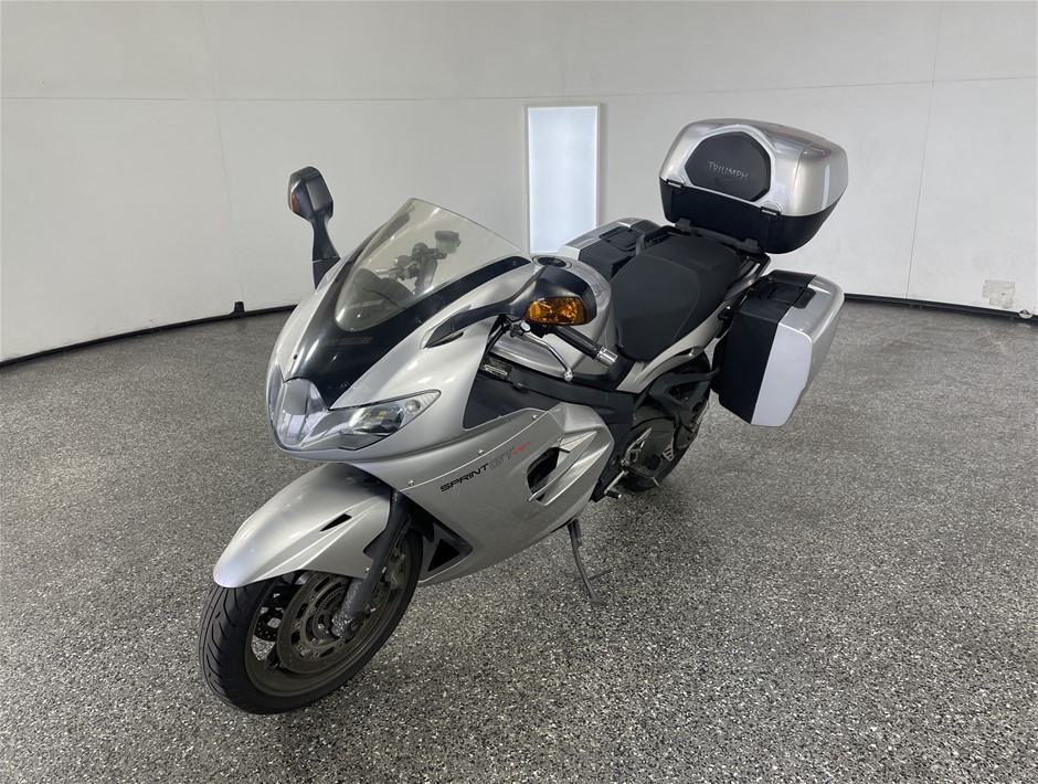 2010 Triumph Sprint GT 1050 T200 SERIES Road Motorcycle