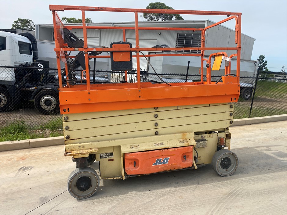 <B>2015 JLG 3246ES</B>