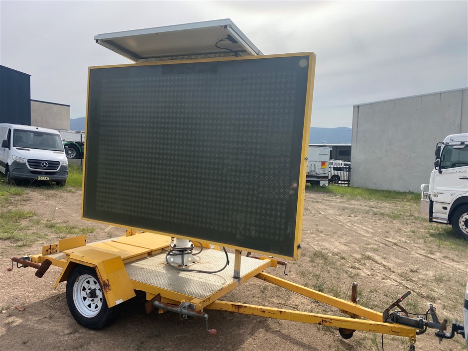 <B>2010 Bartco VMS400 LED Variable Message Sign Trailer</B>