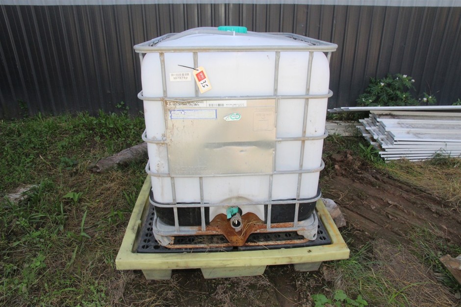 Fluid Storage Unit with Spillages Bund