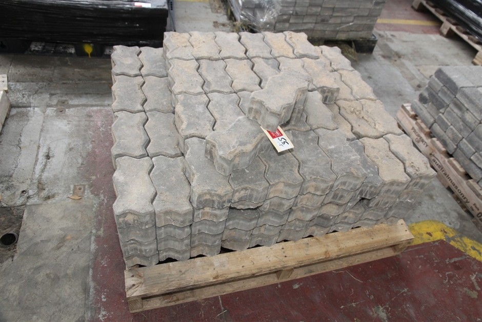 Concrete Grey Driveway Saw Tooth Pavers