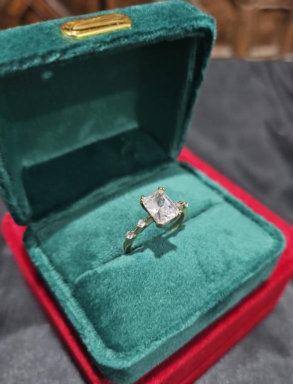 14K/Italy 2.0ct Emerald Cut Yellow Gold Filled Ring(stamped) 7US