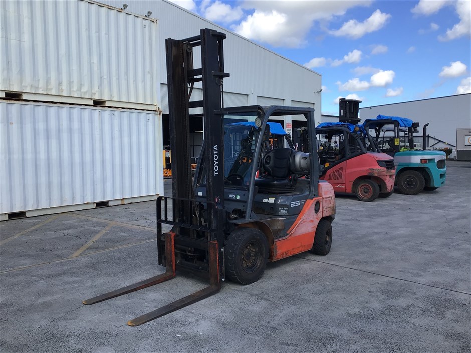 <p>Toyota 32-8FG25 Counterbalance Forklift</p>