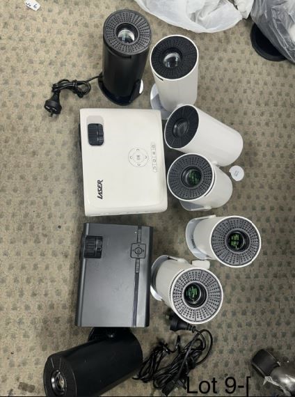 End of Lease Sale: 9x projectors