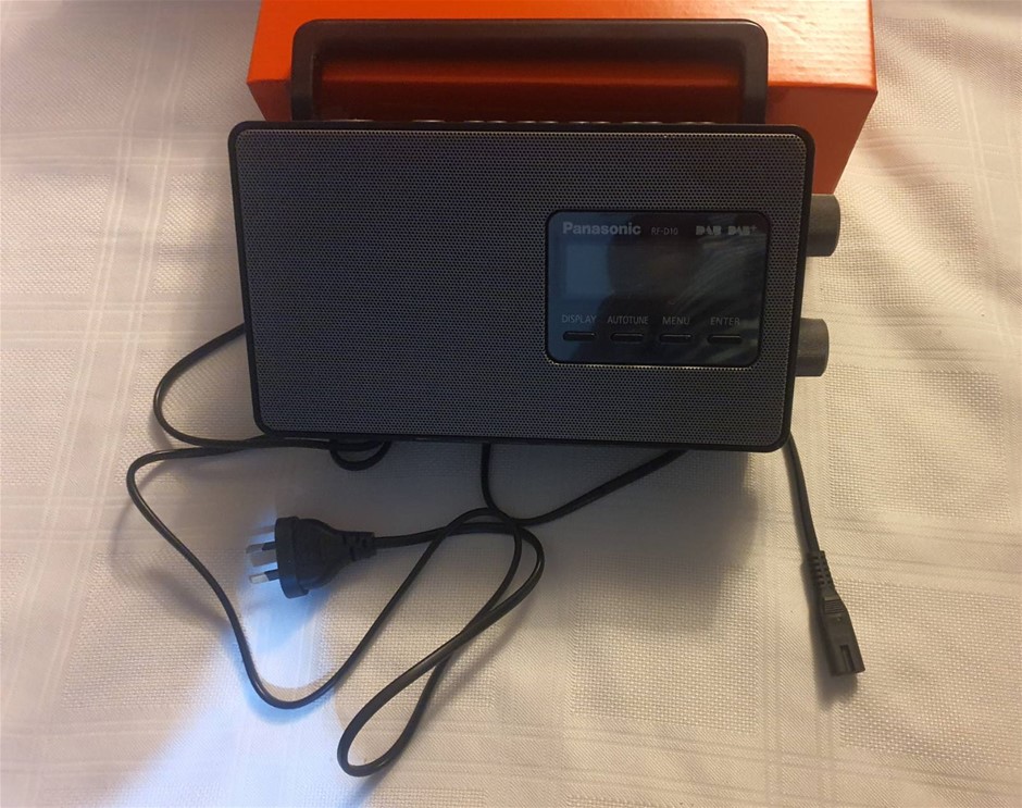 Panasonic RF-D10 DAB + DAS Radio . Used