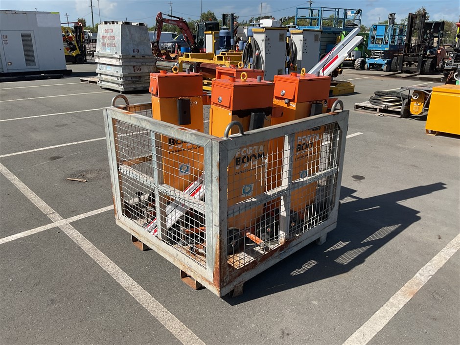 <p>x2 Boom Gates</p>