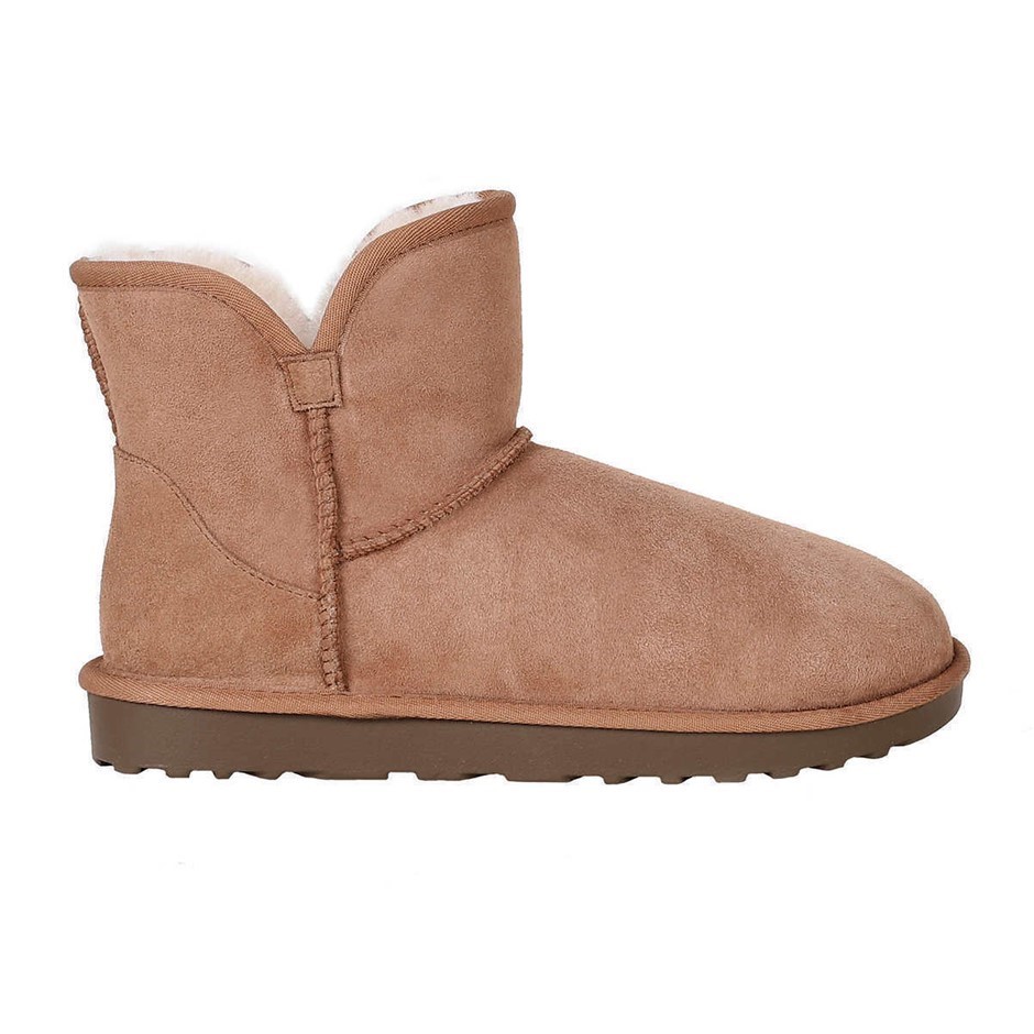SIGNATURE Women's Shearling Boots, Size US 9, Chestnut. Buyers Note - Disc