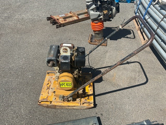 <p>Crommelins Plate Compactor </p>