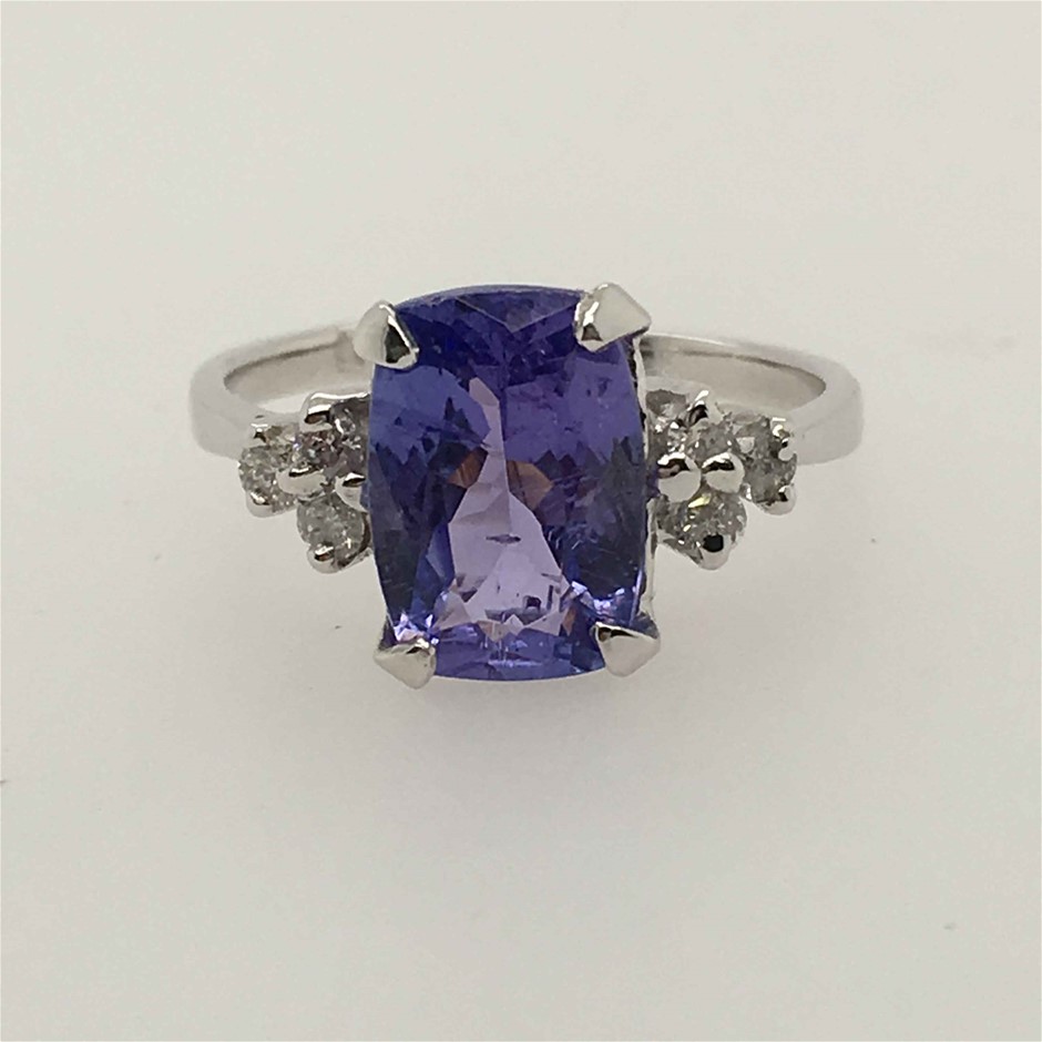 9ct White Gold, 2.96ct Dress Ring