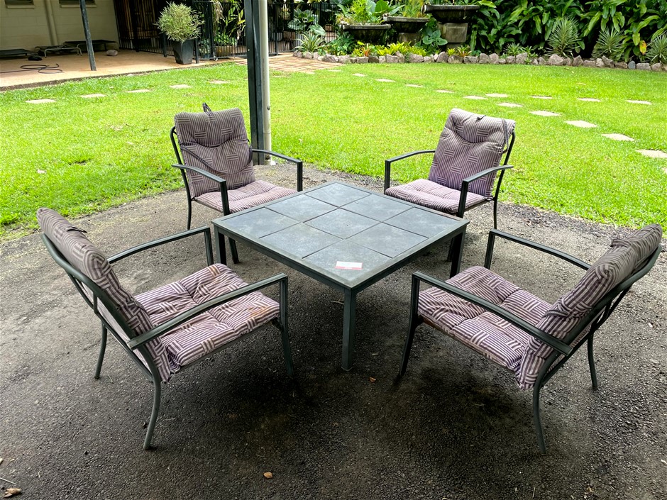 Outdoor Table & Chairs