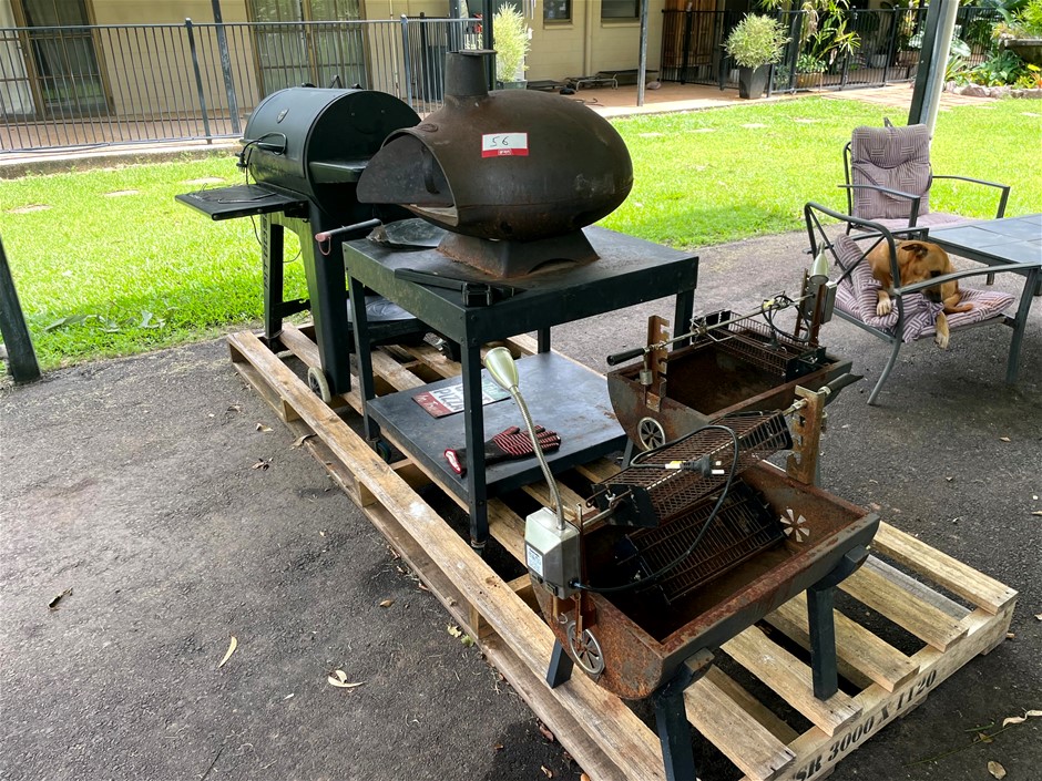 <p>Barbeques and Pizza Oven</p>
