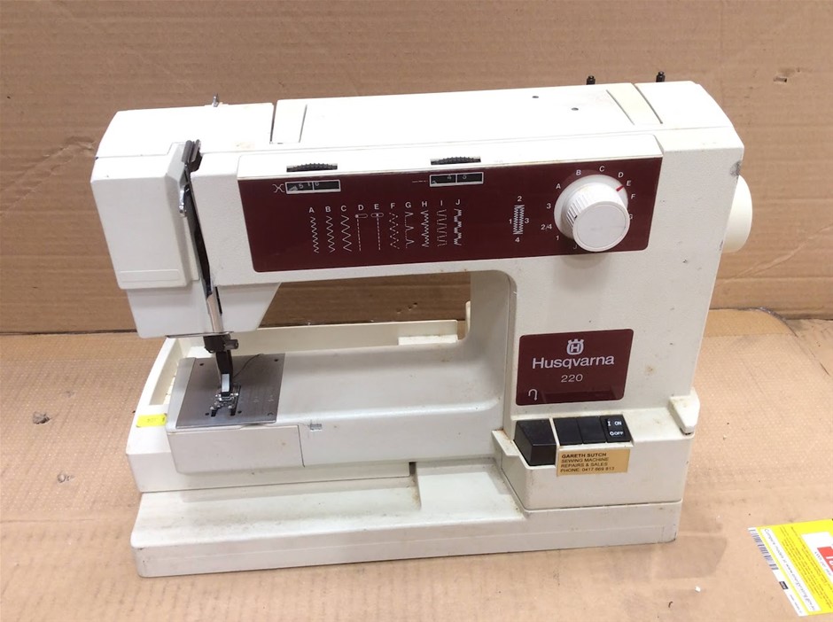 Husqvarna 220 Sewing Machine