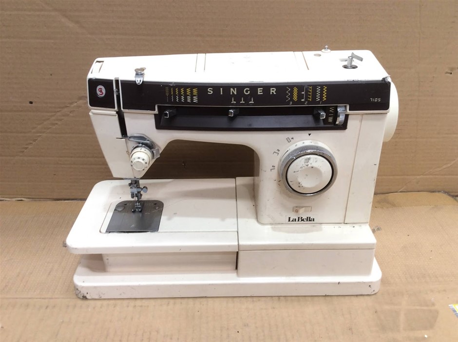 Singer 7105 LaBella Sewing Machine