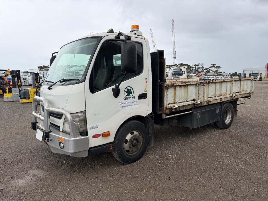 2013 Hino 300 4 x 2 Tray Body Truck
